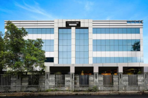 Super Townhouse Oak Alandur Near Chennai Airport